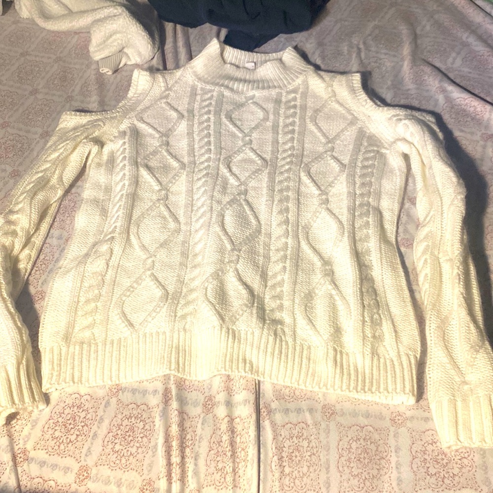 Cloud Chaser sweater size small white